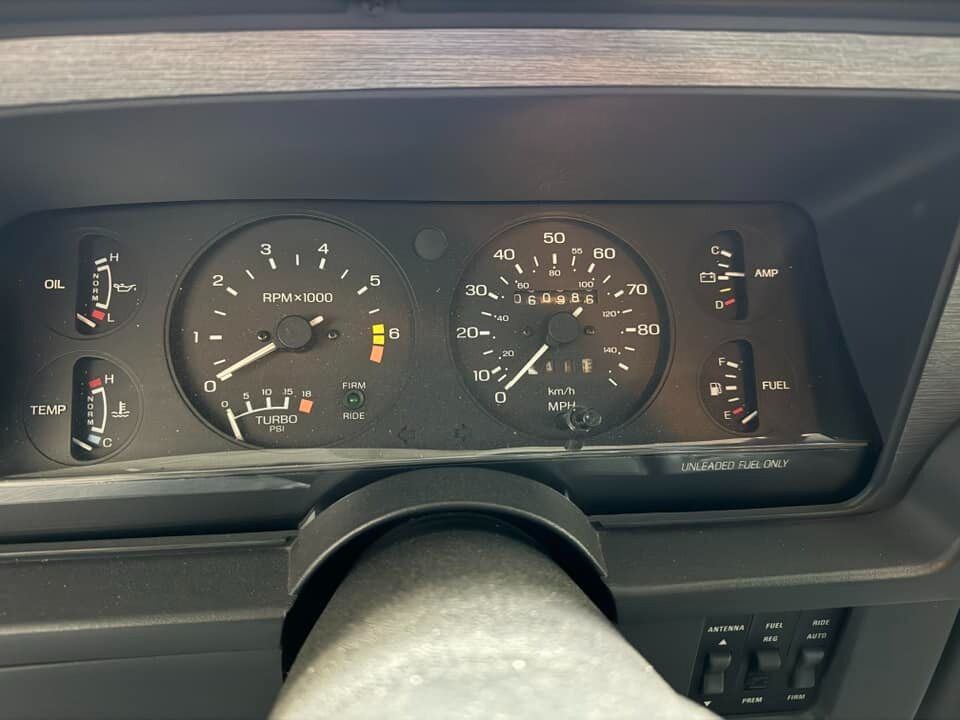 1987 Ford Thunderbird 10