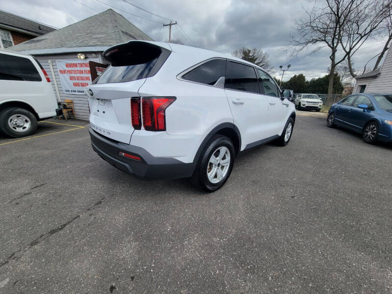 2021 Kia Sorento LX photo 7