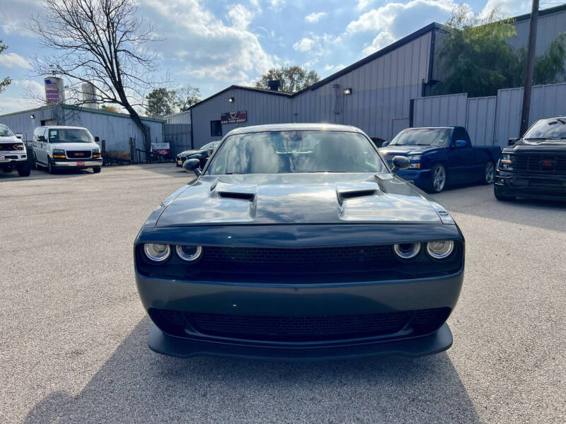 2018 Dodge Challenger SXT Plus