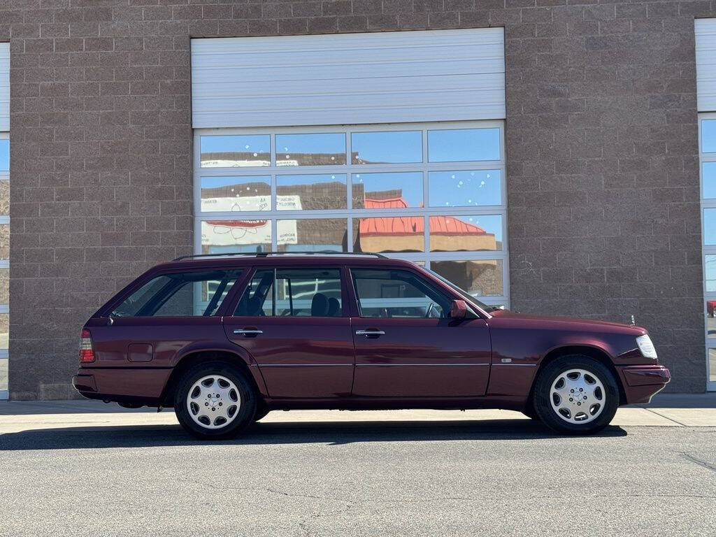 1995 Mercedes-Benz E-Class 3