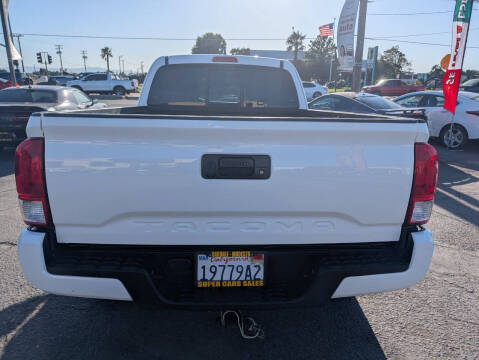 2016 Toyota Tacoma SR