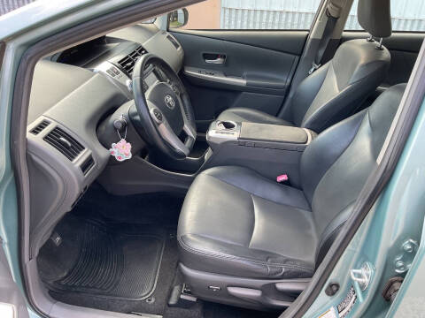 2013 Toyota Prius v Five