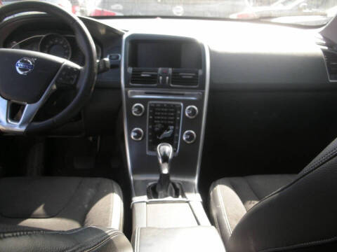 2016 Volvo XC60 T5 Drive-E