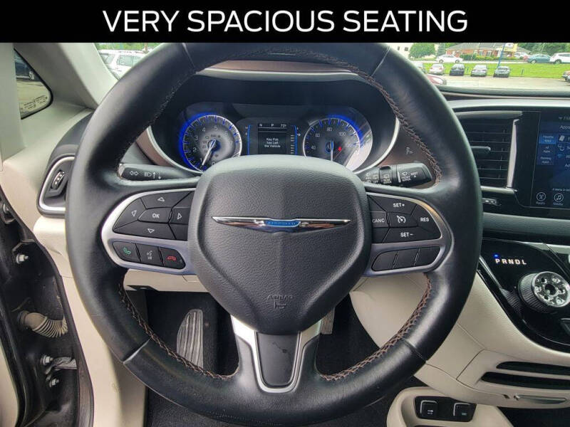 2017 Chrysler Pacifica Touring-L
