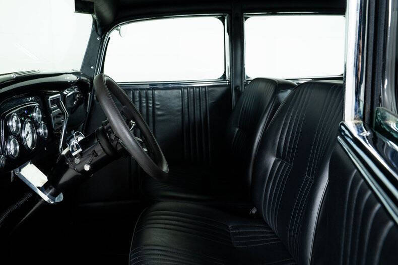 1933 Ford Super Deluxe