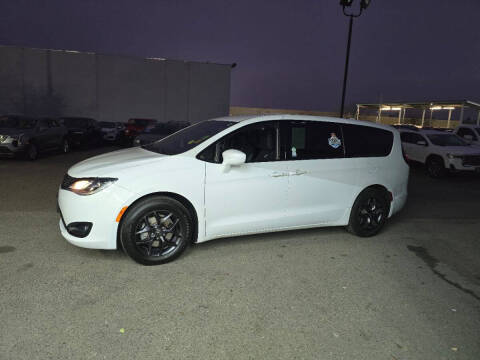 2020 Chrysler Pacifica Touring