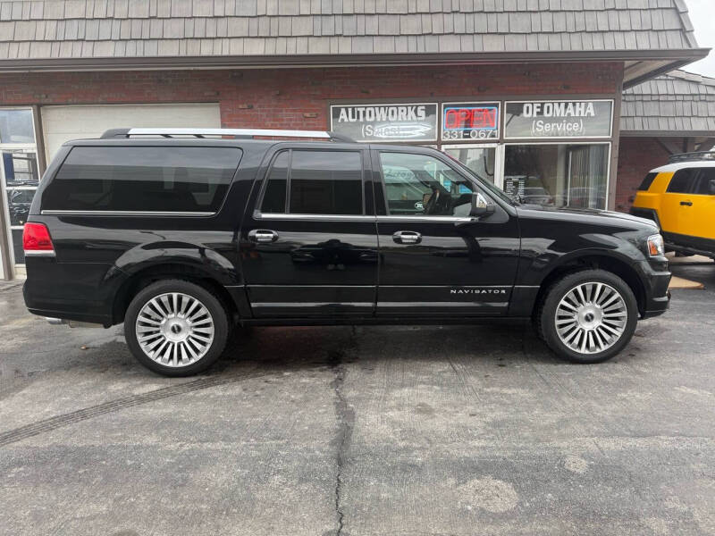 Lincoln Navigator's photo