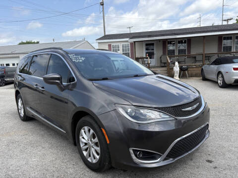 2017 Chrysler Pacifica Touring-L