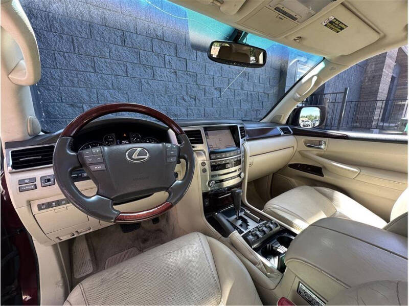 2013 Lexus LX 570
