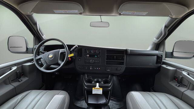 2025 Chevrolet Express 2500