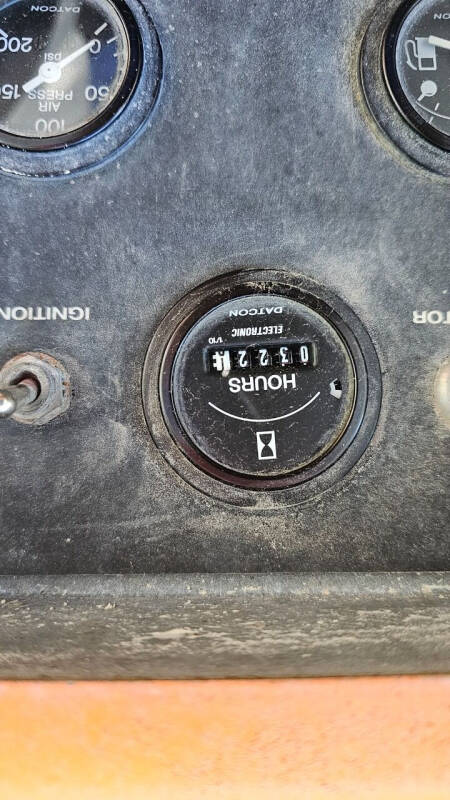 2013 SULLIVAN PALATEK Air Compresso D185PJD