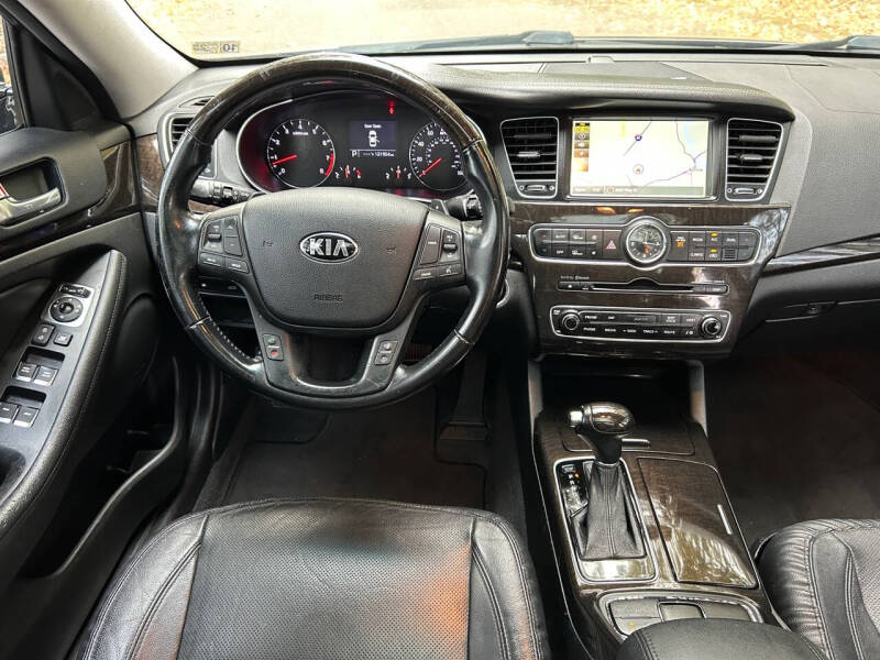 2015 Kia Cadenza Premium photo 19