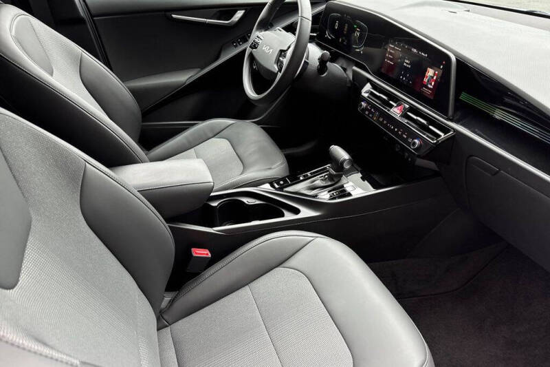 2025 Kia Niro EX
