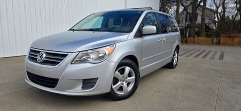 2011 Volkswagen Routan SE