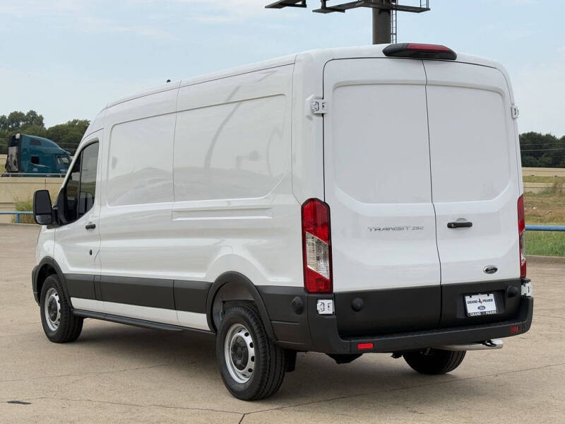2025 Ford Transit 250