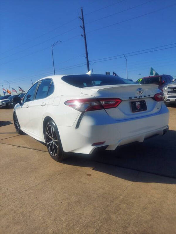 2019 Toyota Camry SE