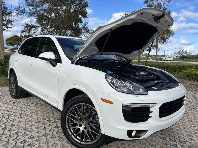 2017 Porsche Cayenne Platinum Edition