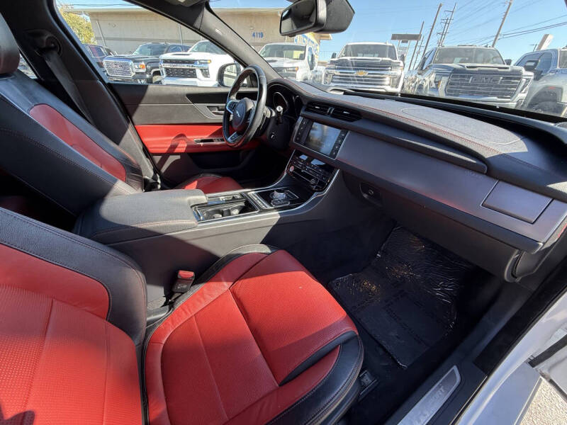 2016 Jaguar XF R-Sport