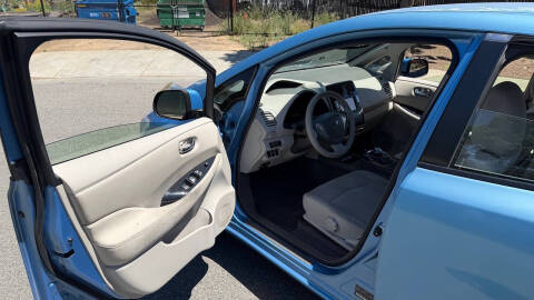 2011 Nissan LEAF SL
