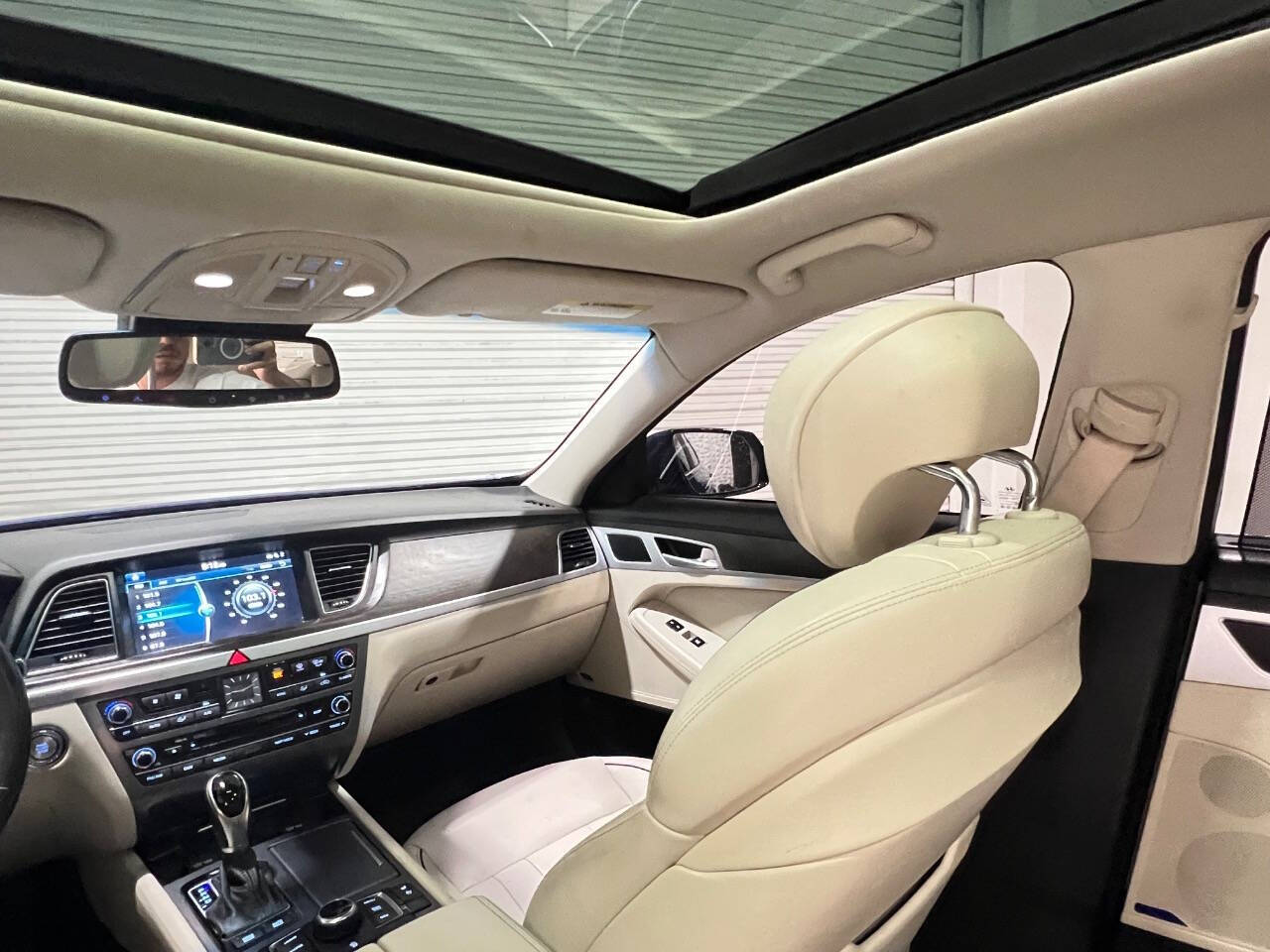 2016 Hyundai Genesis Base photo 46