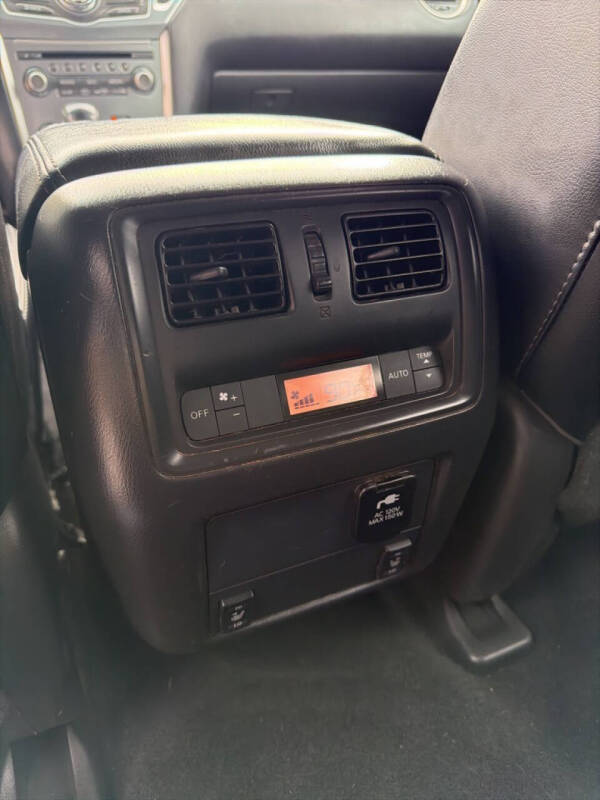 2017 Nissan Pathfinder SL