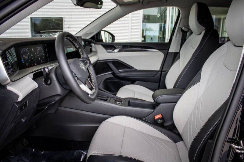 2025 Volkswagen Tiguan SE 4Motion