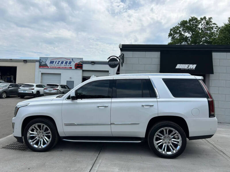 2019 Cadillac Escalade Standard