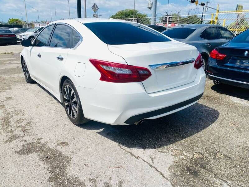 2018 Nissan Altima for sale at 33 Auto Sales Miami in Miami, FL