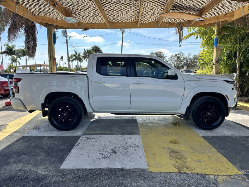 2022 Nissan Frontier SV