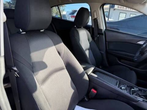 2018 Mazda MAZDA3 Sport