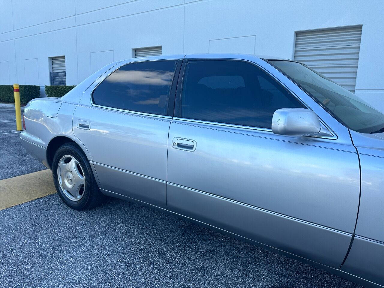 1998 Lexus LS 400  - $7,900