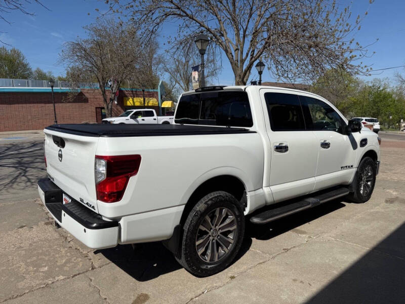 2017 Nissan Titan SL