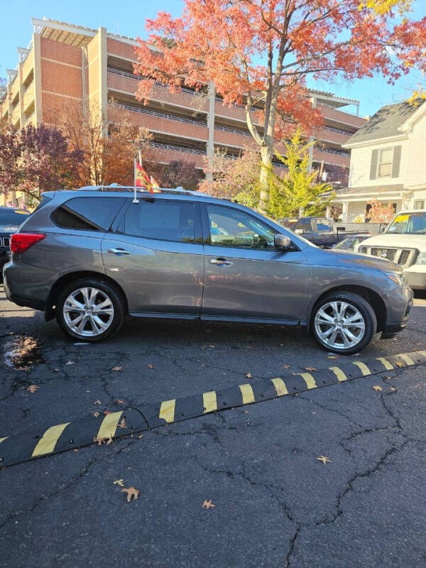 2018 Nissan Pathfinder Platinum