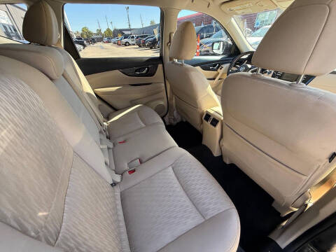 2017 Nissan Rogue SV