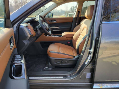 2025 Nissan Pathfinder Platinum