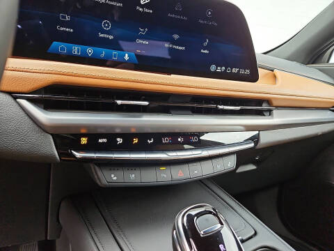 2025 Cadillac XT4 Premium Luxury