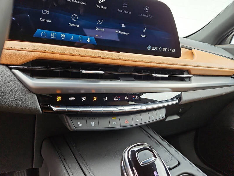 2025 Cadillac XT4 Premium Luxury