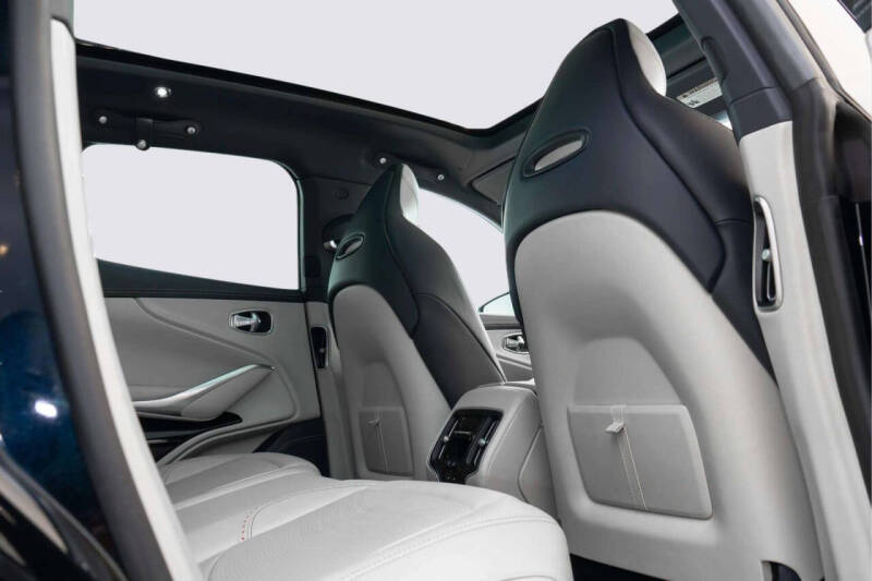 2023 Aston Martin DBX