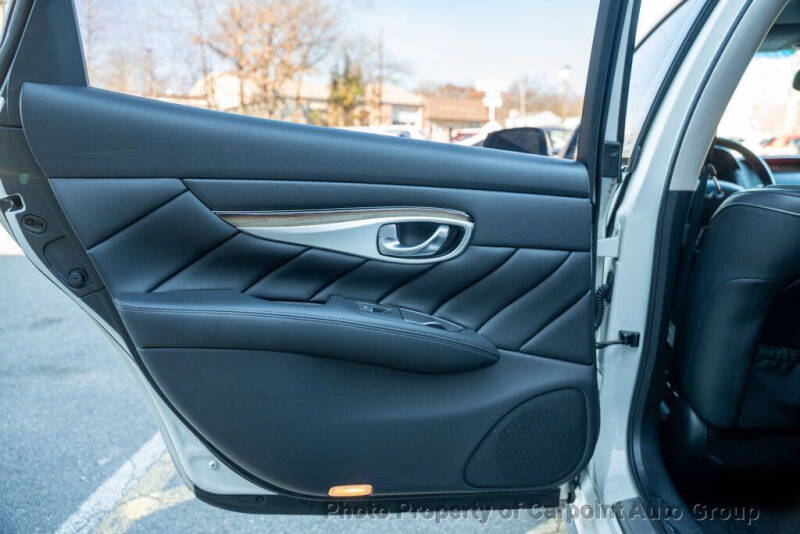 2015 Infiniti Q70L 3.7