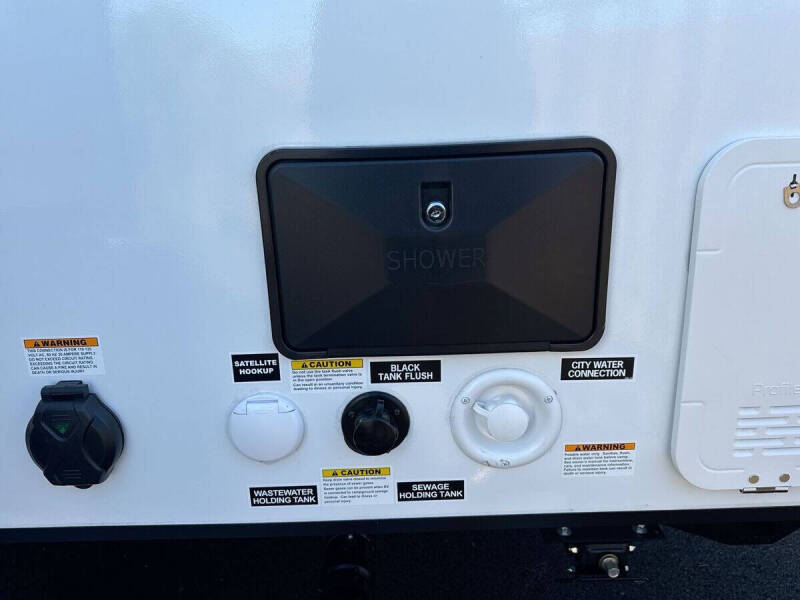 2027 Winnebago Micro Minnie