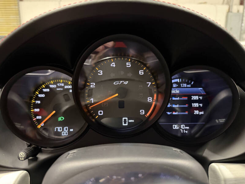 2016 Porsche Cayman GT4