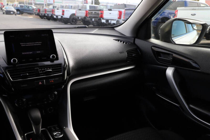 2023 Mitsubishi Eclipse Cross LE