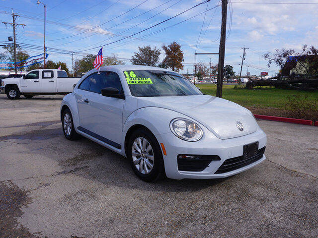 2017 Volkswagen Beetle for sale at BLUE RIBBON MOTORS in Baton Rouge LA