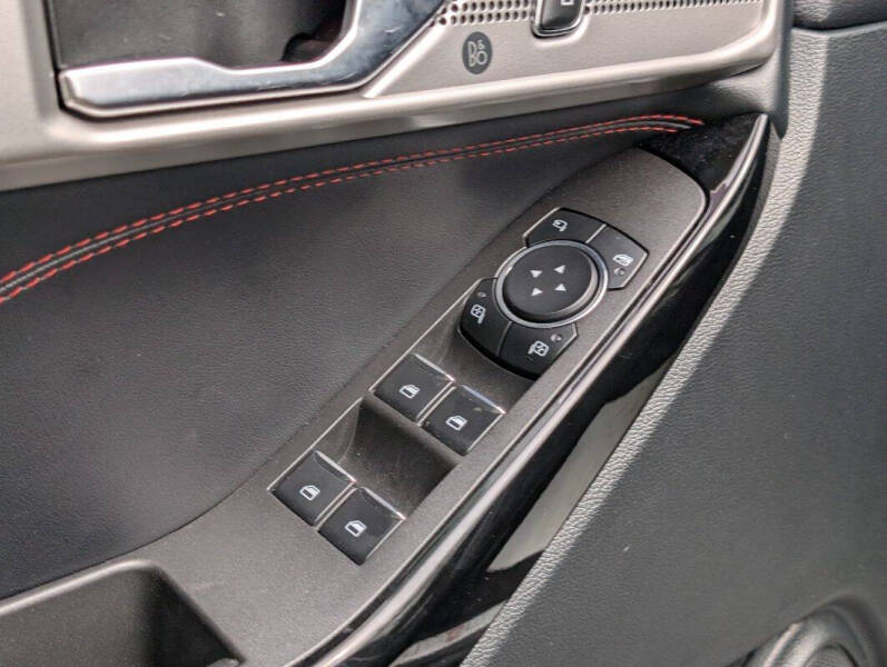 2024 Ford Explorer ST-Line