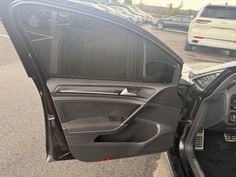 2017 Volkswagen Golf GTI S