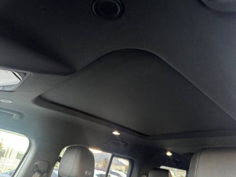 2024 Land Rover Defender 130 P400 X-Dynamic SE