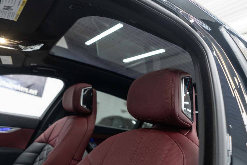 2025 BMW 7 Series 740i xDrive