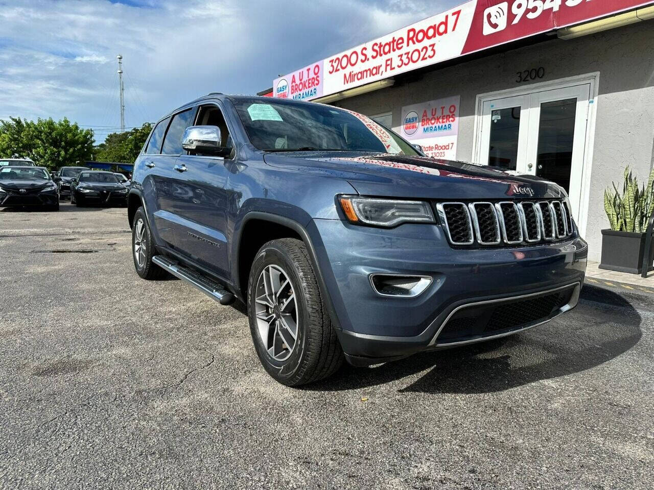 2020 JEEP Grand Cherokee SUV / Crossover - $27,995