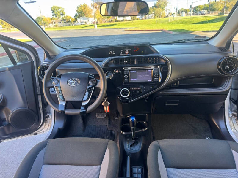 2019 Toyota Prius c L