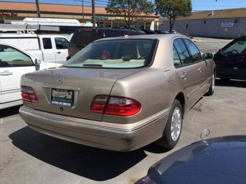 2000 Mercedes-Benz E-Class